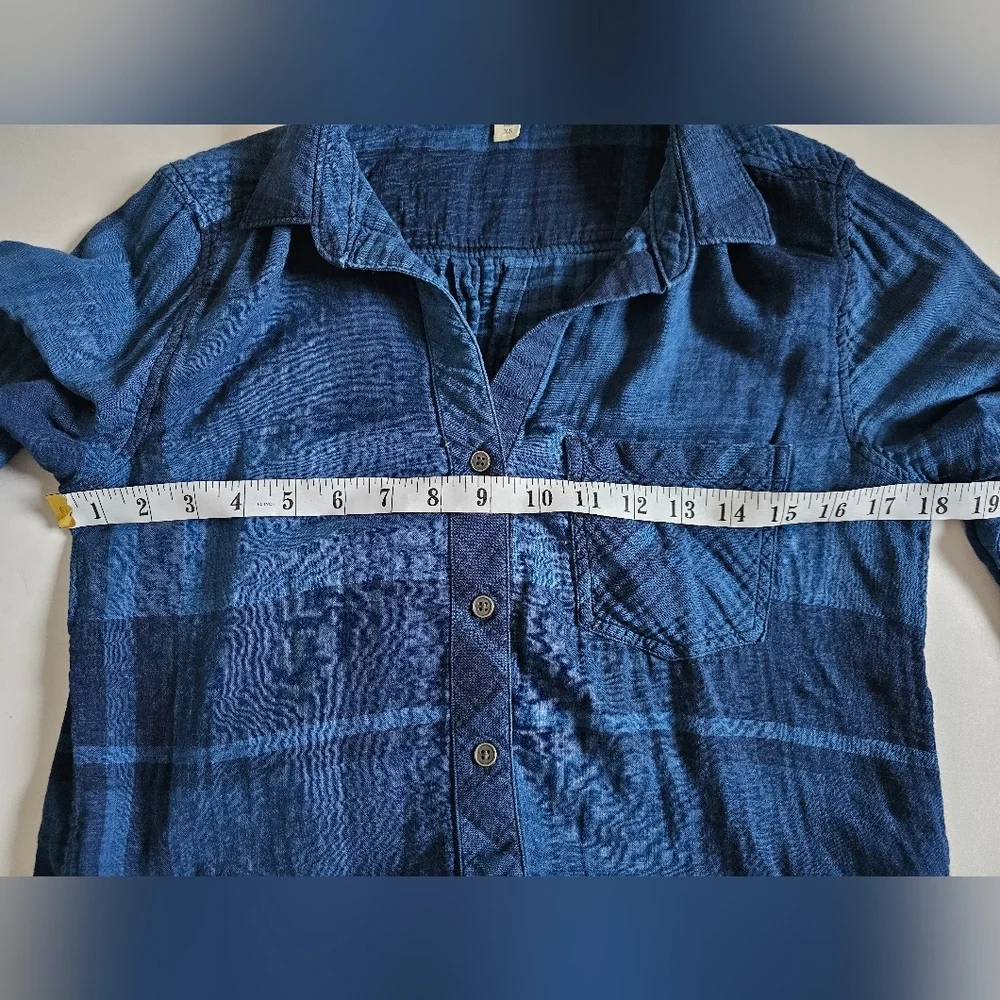 Anthropologie Cloth & stone xs Blue flannel Plaid Button-Up Shirt - Picture 3 of 5